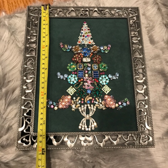 Vintage Brooch Christmas Tree - Picture 9 of 15